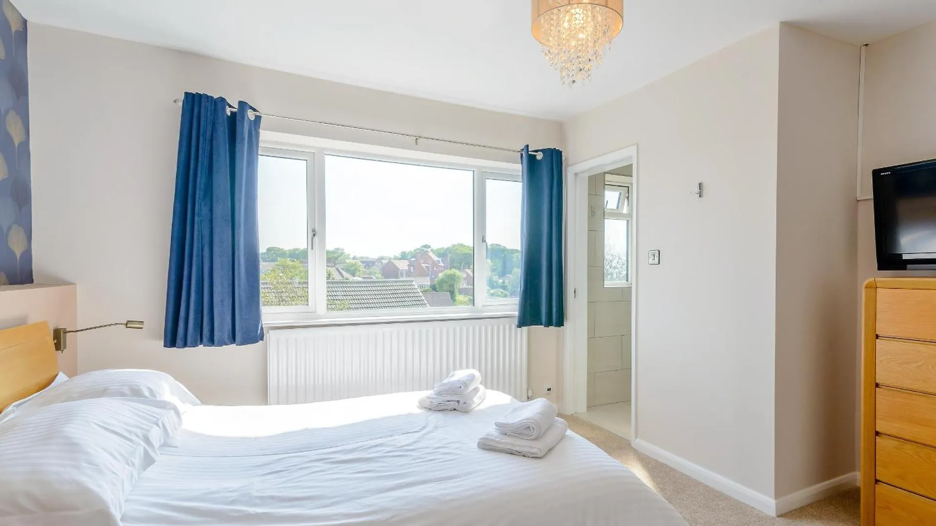 Carmel Villa Whitby Nyaraló