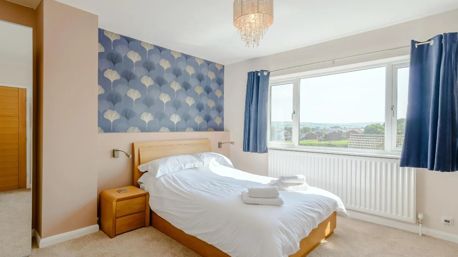 Carmel Villa Whitby 0*,